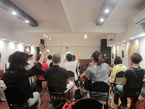 学習会の様子(2013年7月6日開催)